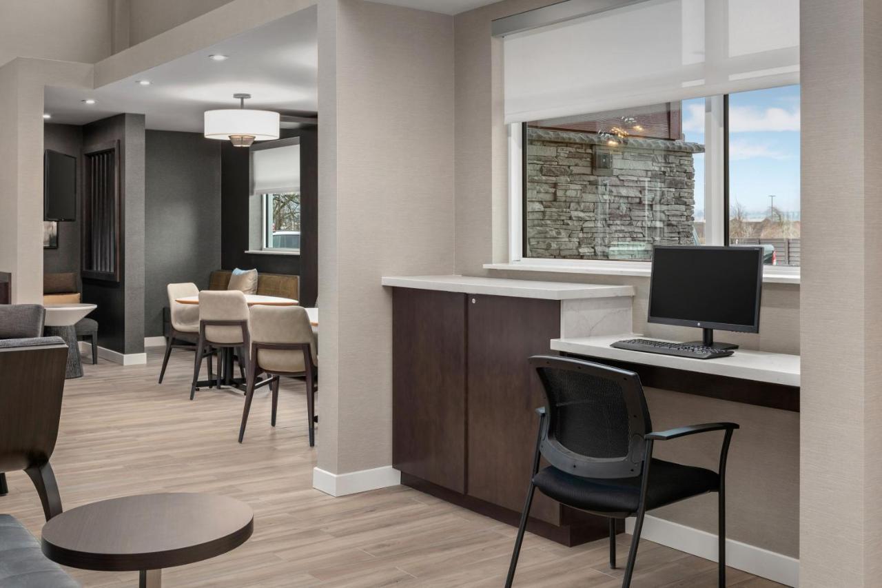 Hotel By Marriott Portland Clackamas